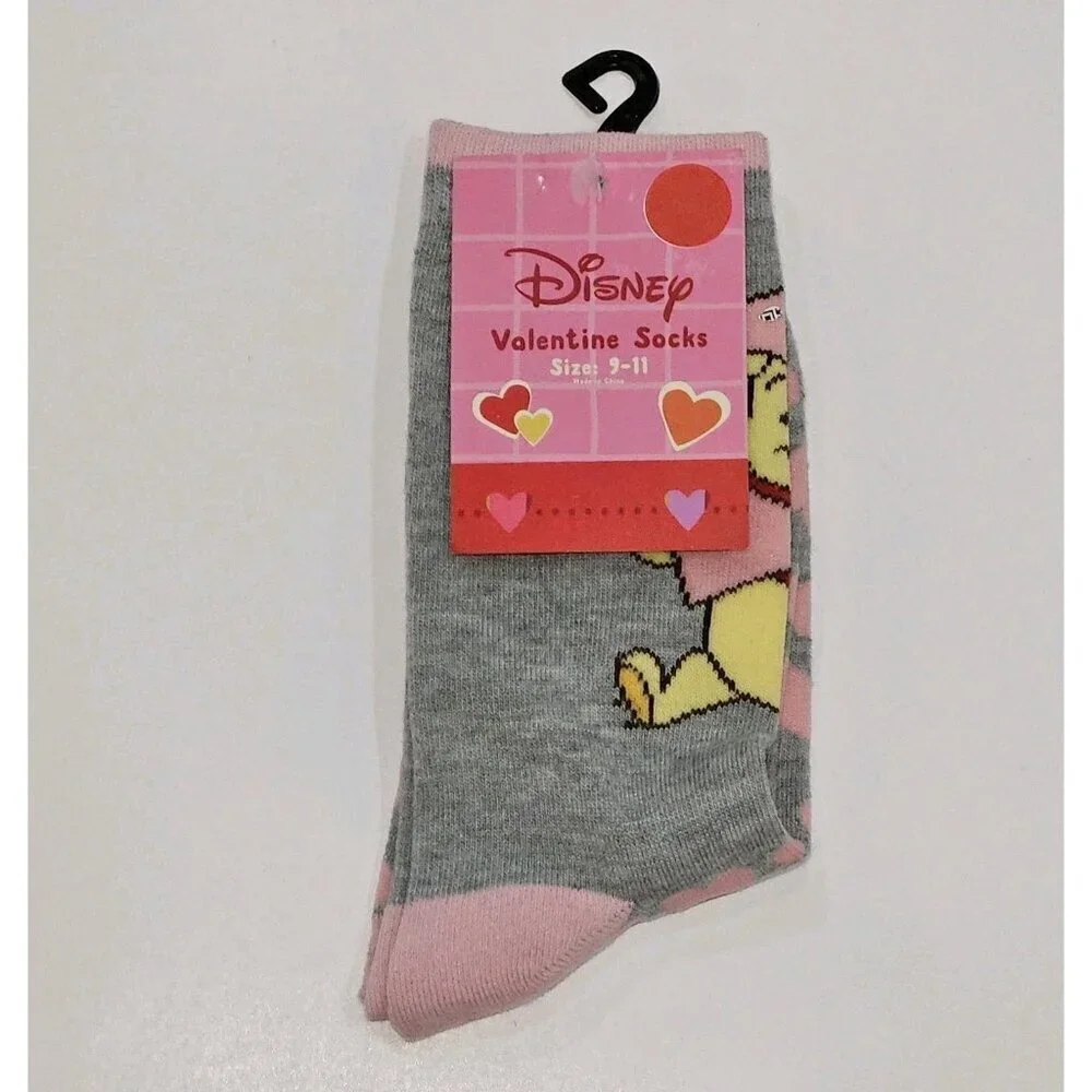 NEW 1 Pair Disney Winnie the Pooh Valentine Socks Gray Pink Hearts Size 9-11